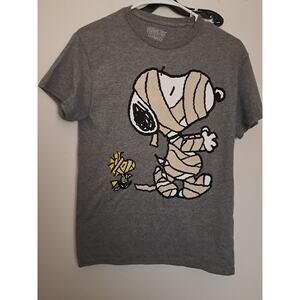 Peanuts Hybrid Gray Unisex Short Sleeve T- Shirt Size Small With Graphic Design